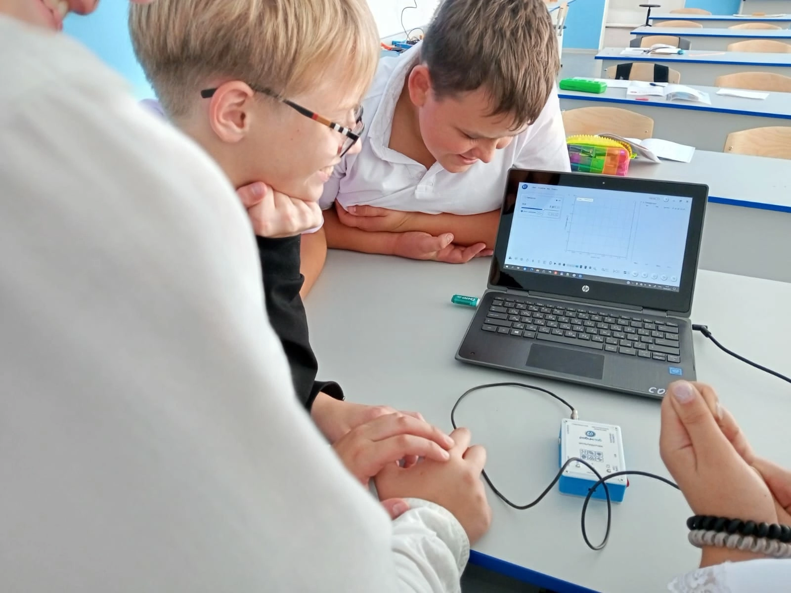 Измеряем температуру.